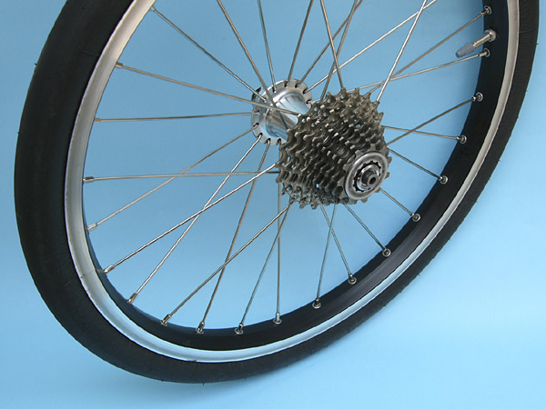 Velocity Synergy O/C Rim in a Moulton Wheel